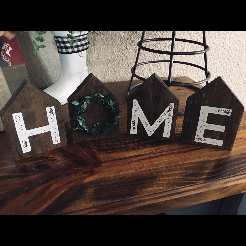Rustic Wooden 'HOME' Decor
